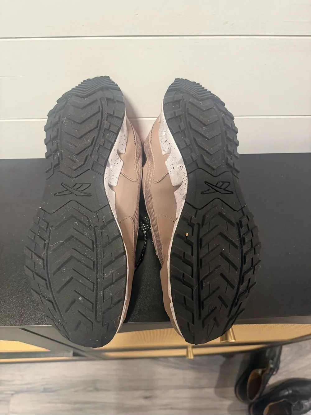 Women’s Reebok Zig Dynamica women’s size 10 Never Worn.